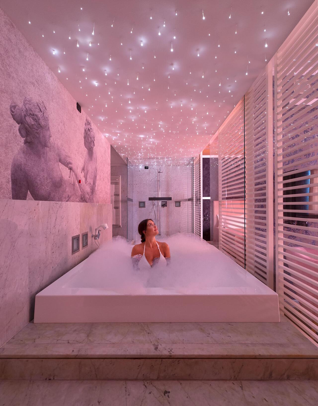 Suite — 6